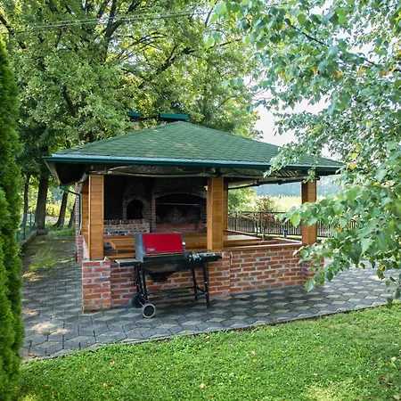 & Distillery Monogram 4*